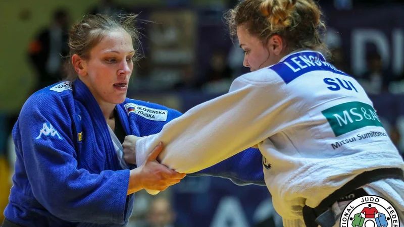 Fotografija: Anka Pogačnik (levo) si je priborila že peto zlato kolajno na turnirjih za evropski pokal. FOTO: IJF