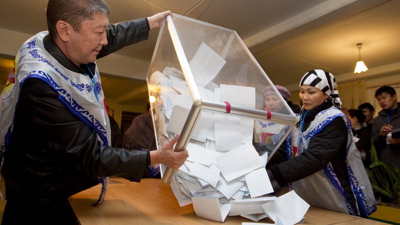 Fotografija: Volitve v Kirgizistanu. FOTO: Šamil Žumatov/Reuters