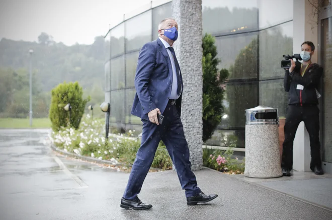 Zdravko Počivalšek, podpredsednik vlade in minister za gospodarski razvoj in tehnologijomed vladnim obiskom na Koroškem. FOTO: Uroš Hočevar/Delo