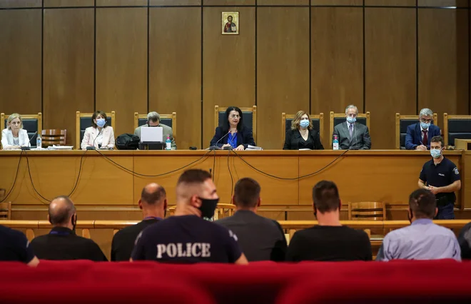 Na koncu petletnega sojenja je sodišče stranko Zlata zora označilo za kriminalno organizacijo. FOTO: Alkis Konstantinidis/Reuters
