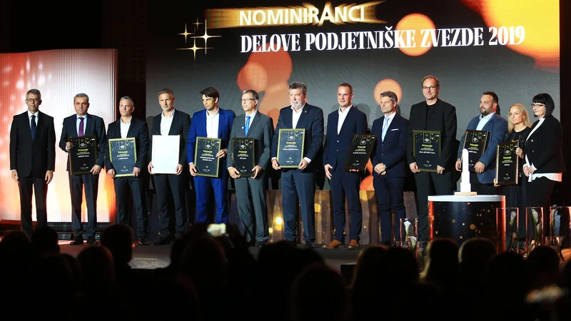 Fotografija: Na lanskoletni gala prireditvi smo takole na odru pozdravili vse nominirance za Delovo podjetniško zvezdo 2019. FOTO: Tomi Lombar/Delo