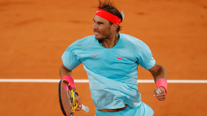 Fotografija: Rafael Nadal se je sredi noči razveselil uvrstitve v polfinale.
FOTO: Gonzalo Fuentes/Reuters