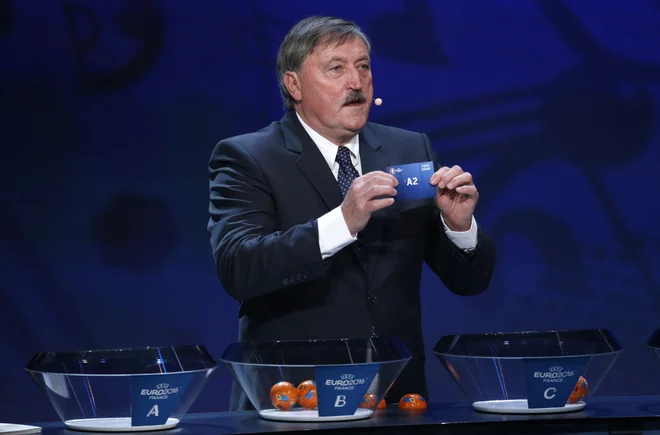 Antonin Panenka se bori za svoje življenje. FOTO: Charles Platiau/Reuters