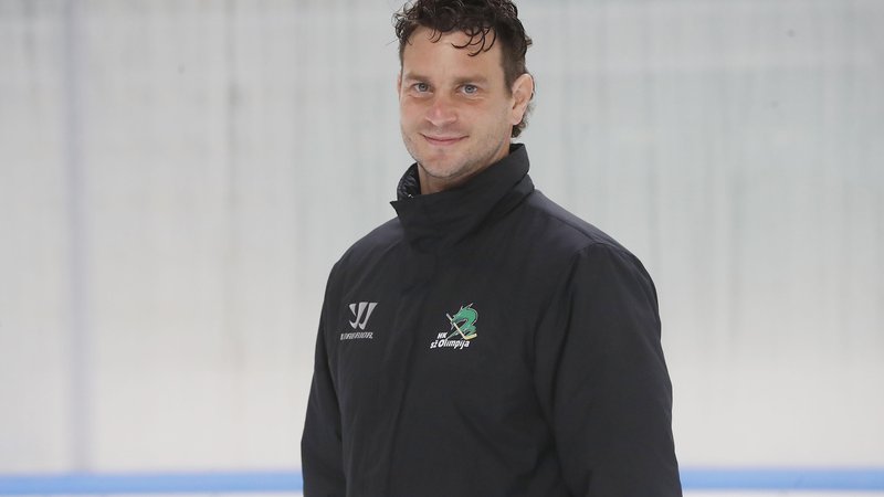 Fotografija: Gregor Polončič je vsekakor med najboljšimi poznavalci hokejske igre v novem slovenskem trenerskem valu. FOTO: Leon Vidic/Delo