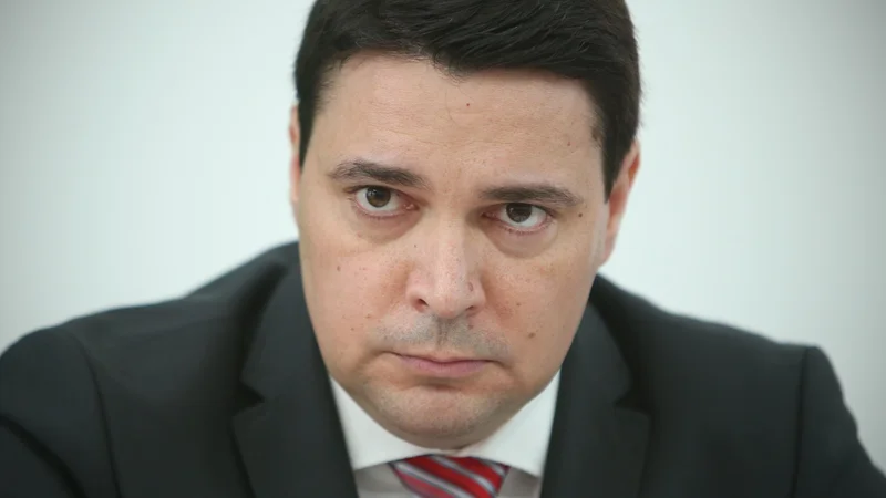 Fotografija: Peter Dermol, nekdanji direktor Teš, zdaj pa velenjski podžupan je bil po navedbah obeh protikandidatov za nadomestnega župana zadnje čase na prav vseh možnih dogodkih v občini. FOTO: Jure Eržen/Delo