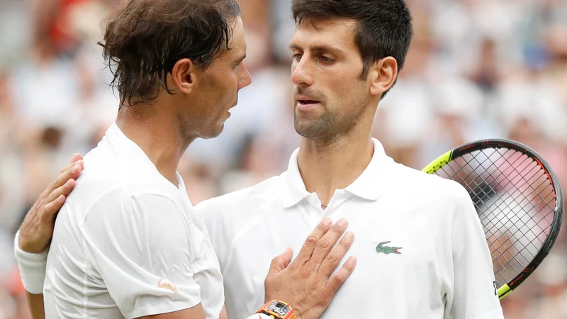 Fotografija: Malokdo dvomi o tem, da se v finalu odprtega prvenstva Francije ne bosta pomerila najboljši igralec na svetu Novak Đoković in najboljši igralec na peščeni podlagi Rafael Nadal (levo). FOTO: Pool New/Reuters