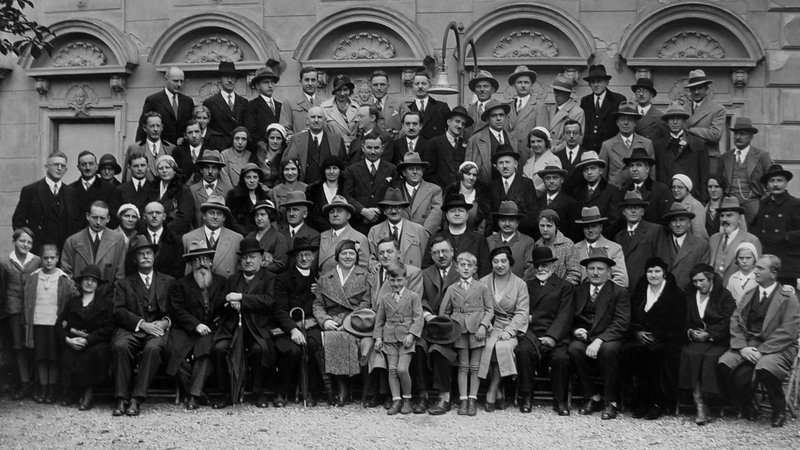Fotografija: Koroški Slovenci, poplebiscitni begunci, na ustanovnem zboru Kluba koroških Slovencev 14. oktobra 1928 v Celju Foto arhiv Kluba koroških Slovencev