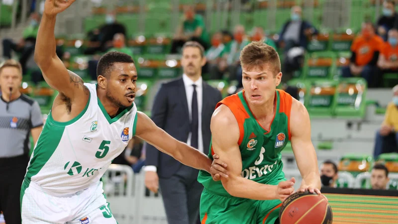 Košarkarji Krke in Cedevita Olimpije bodo prisilno počivali do torka. FOTO: ABA