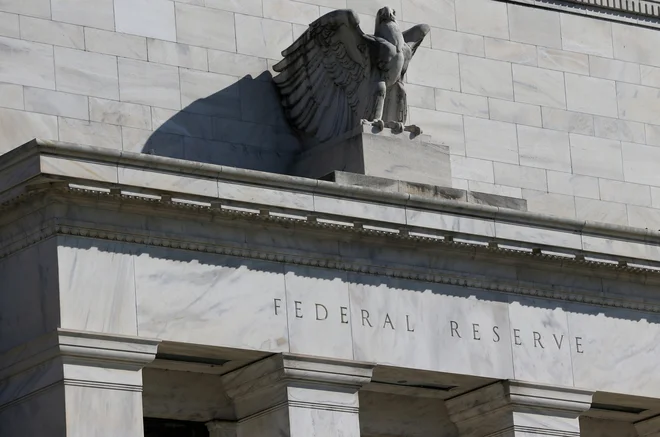 Ameriška centralna banka Federal Reserve vztraja pri ekspanzivni denarni politiki. FOTO: Leah Millis/Reuters