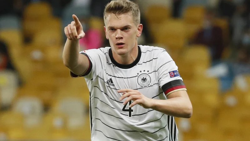 Fotografija: Matthias Ginter je prvi načel mrežo Ukrajincev. FOTO: Gleb Garanich/Reuters