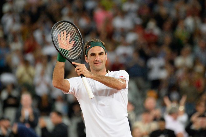 Tudi Roger Federer bo z vznemirjenjem spremljal dvoboj Španca in Srba. V Letu 2020, ko je bil tudi najbolje plačani športnik na svetu, bi lahko dobil družbo na vrhu zmagovalcev velikih slamov. FOTO: Rodger Bosch/AFP