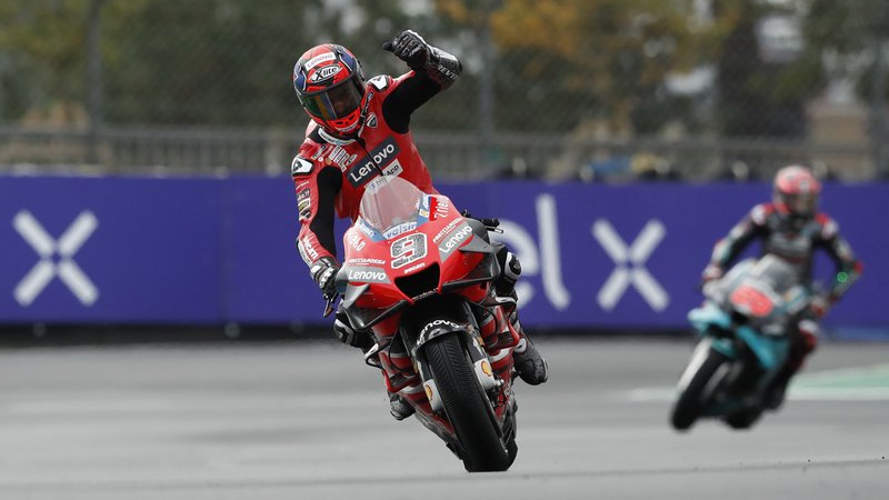 Fotografija: Italijan Danilo Petrucci (Ducati) je zmagovalec dirke svetovnega prvenstva v motociklizmu za VN Francije v Le Mansu. FOTO: Stephane Mahe/Reuters