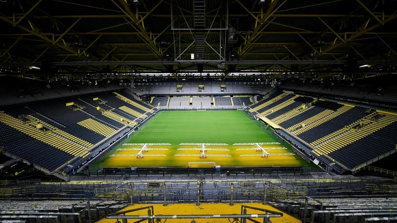 Fotografija: Štadion Borussie Dortmunda je eden največjih in najlepših v Evropi. FOTO: Ina Fassbender/AFP