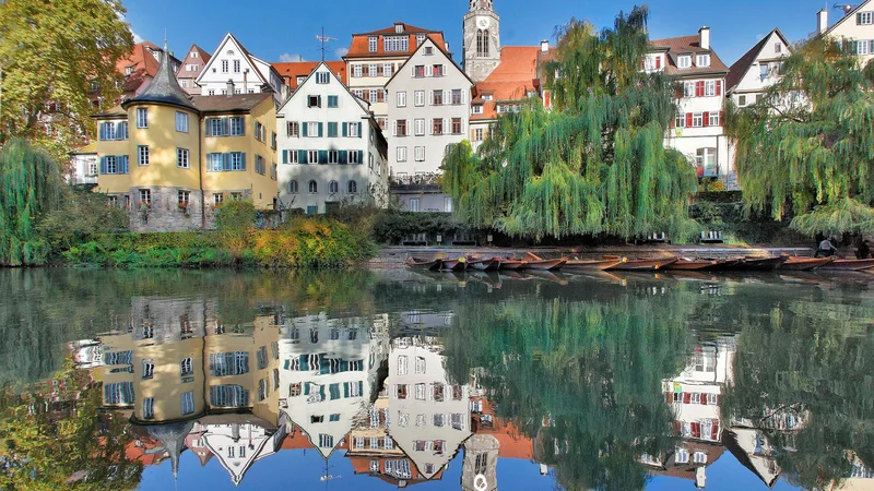 Fotografija: Tübingen je staro nemško univerzitetno mesto, kjer bodo pomanjkanje stanovanj poskušali reševati tudi z mobilnimi hiškami. FOTO: Ulrich Metz/mesto Tübingen