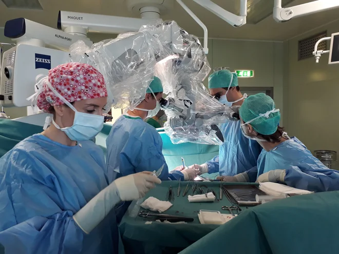 Več kot 210 bolnikov v Sloveniji čaka na presaditev srca, jeter, pljuč, ledvic in trebušne slinavke. FOTO: UKC