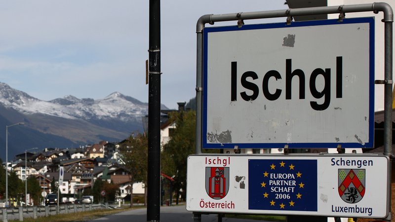 Fotografija: Iz Ischgla se je virus marca letos razširil v več drugih evropskih držav. Foto: Lisi Niesner/Reuters