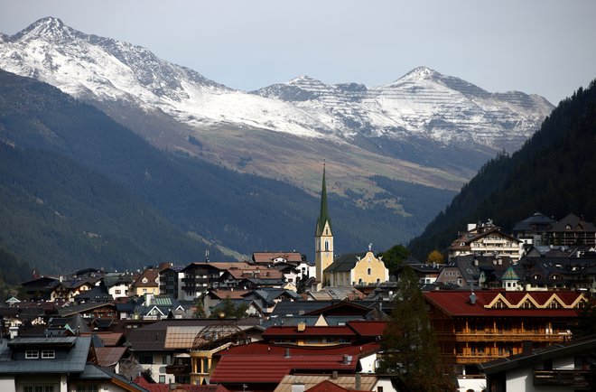 13. marca je bila za dolino Paznaun, kjer leži Ischgl, razglašena karantena. Foto: Lisi Niesner/Reuters