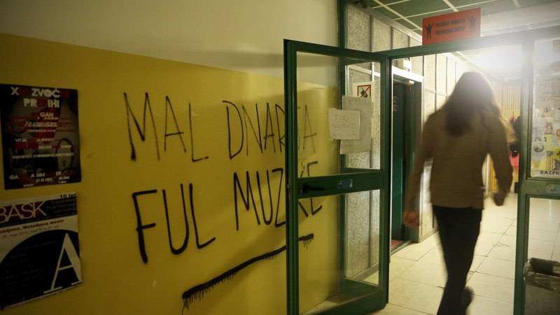 Fotografija: Donacije niso rešitev za stabilno financiranje, opozarjajo na Radiu Študent. Foto Uroš Hočevar
