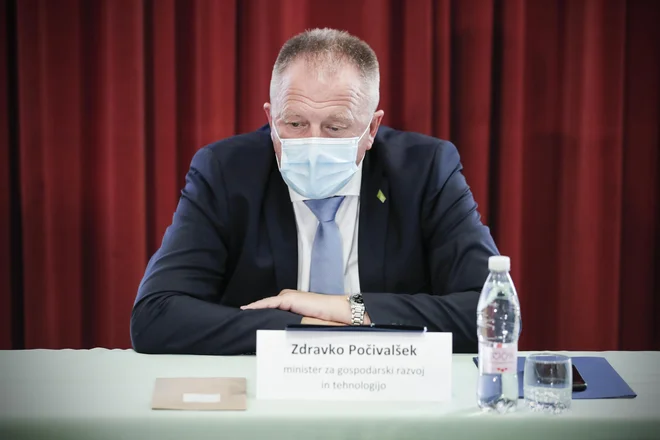 Prvak SMC Zdravko Počivalšek je zavrnil pobudo, da bi o Koaliciji ustavnega loka razpravljal svet stranke. FOTO: Uroš Hočevar/Delo
