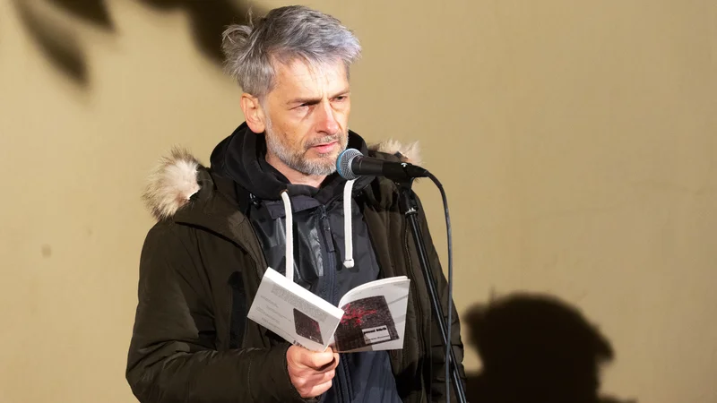 Fotografija: Primož Čučnik med predstavitvijo novih izdaj. Foto Domen Pal
