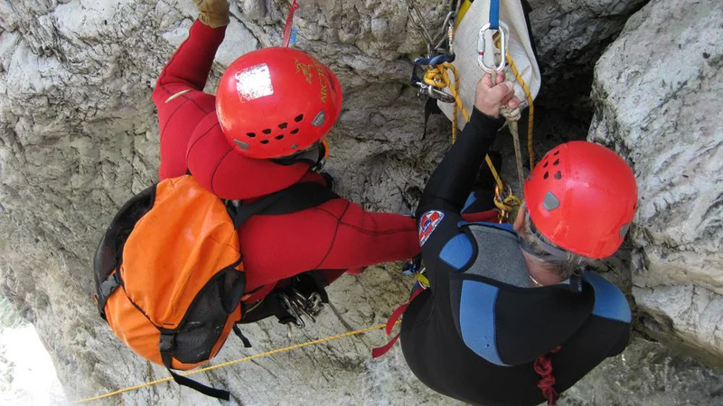 Fotografija: Člani GRS Kranj na eni od rešvalnih vaj. FOTO: GRS Kranj