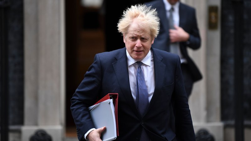 Fotografija: Britanski premier Boris Johnson se je včeraj po telefonu slišal s predsednico evropske komisije Ursulo von der Leyen, s katero sta govorila o napredku v pogajanjih. Foto Daniel Leal-Olivas/AFP