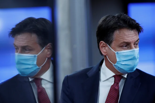 Italijanski premier Giuseppe Conte med tokratnih vrhom EU v Bruslju. Foto: Francisco Seco/Reuters