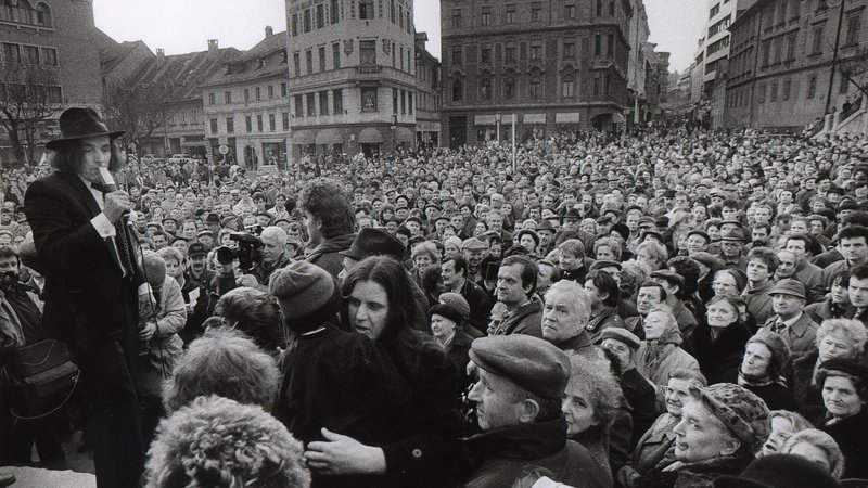 Fotografija: Ivan Kramberger, posebnež, ki so mu leta 1990 prisluhnile množice, na volitvah za predsednika predsedstva pa je zanj glasovalo 18,5 odstotka volivcev.
FOTO: dokumentacija Dela