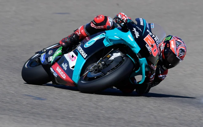 Fabio Quartararo se je po grdem padcu lepo pobral in dobil kvalifikacije v Aragoniji. FOTO: Jose Jordan/AFP