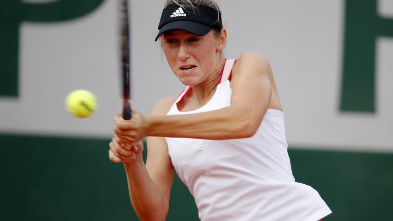 Fotografija: Kaja Juvan se ni prebila v nadaljevanje kvalifikacij na turnirju v Ostravi. FOTO: Charles Platiau/Reuters