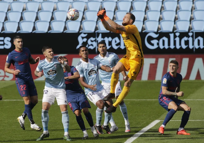 Jan Oblak je ohranil mrežo nedotaknjeno pri zmagi Atletica v Vigu. FOTO: Miguel Vidal/Reuters