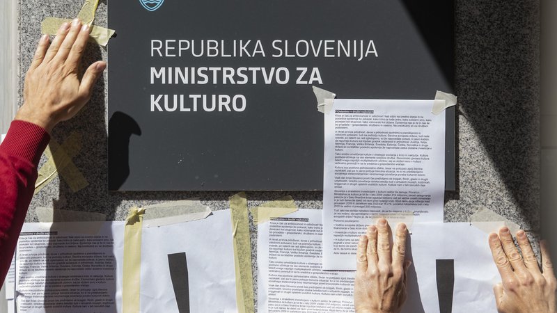 Fotografija: Ministrstvo za kulturo je nevladnim organizacijam predlagalo sporazumno izselitev. FOTO: Voranc Vogel/Delo