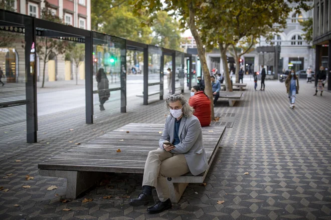 Središče Ljubljane med drugim valom širjenja koronavirusa. FOTO: Voranc Vogel/Delo