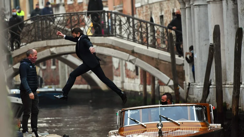 Fotografija: Ameriški fillmski igralec Tom Cruise trentno snema v Benetkah zadnji del kultne filmske franšize Misija nemogoče: Lybra. FOTO: Marco Sabadin/Afp