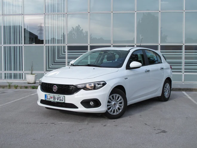 Fiat tipo je cenovno ugoden predstavnik »golfovega« razreda, še posebno kadar imamo opraviti z vstopno različico. FOTO: Blaž Kondža