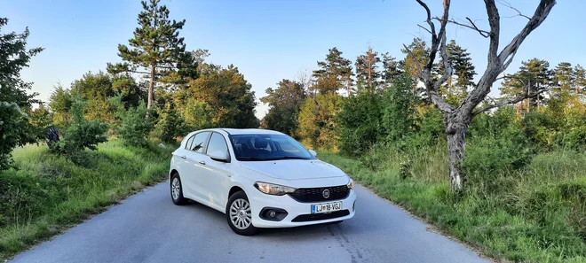 Fiat tipo je cenovno ugoden predstavnik &raquo;golfovega&laquo; razreda, še posebej kadar imamo opraviti z vstopno različico. FOTO: Blaž Kondža