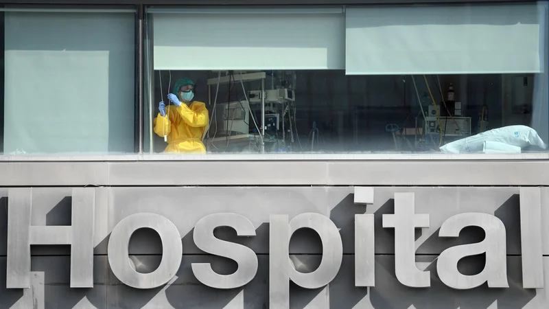 Fotografija: Koronavirusna bolezen 19 je doslej v Španiji terjala 34.366 življenj, od tega 156 v zadnjem dnevu. FOTO: Pierre-philippe Marcou/AFP
