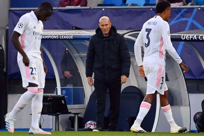 Zinedine Zidane bo moral Real rešiti iz krize. FOTO: AFP