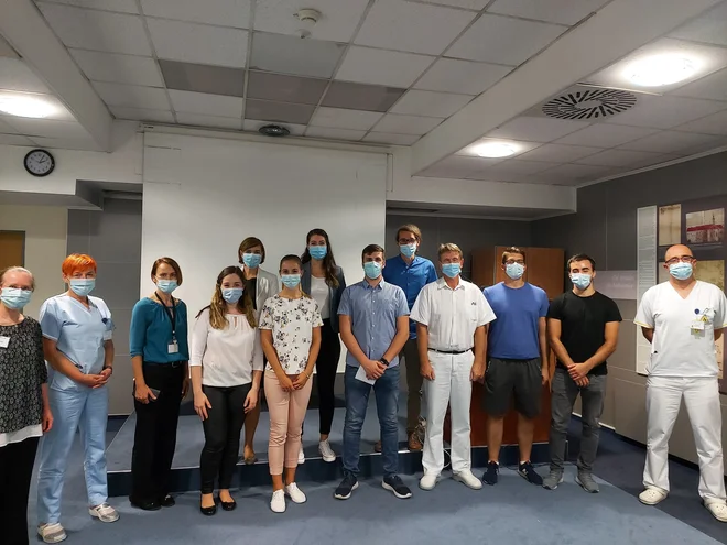 Utrinek z zaključne prireditve projekta: Optimizacija transporta pacientov na diagnostične preiskave v Splošni bolnišnici Celje, ki je bila izvedena v sodelovanju s samostojnim visokošolskim zavodom Visoka zdravstvena šola v Celju in Splošno bolnišnico Celje.