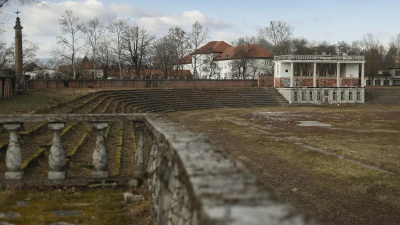 Fotografija: Saga o Plečnikovem stadionu traja že več kot 12 let, a je kljub temu še ne bo tako kmalu konec. FOTO: Leon Vidic/Delo