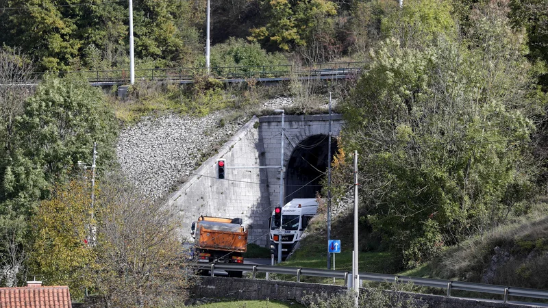 Ozko grlo v Pivki na cesti med Postojno in Jelšanami Foto Uroš Hočevar