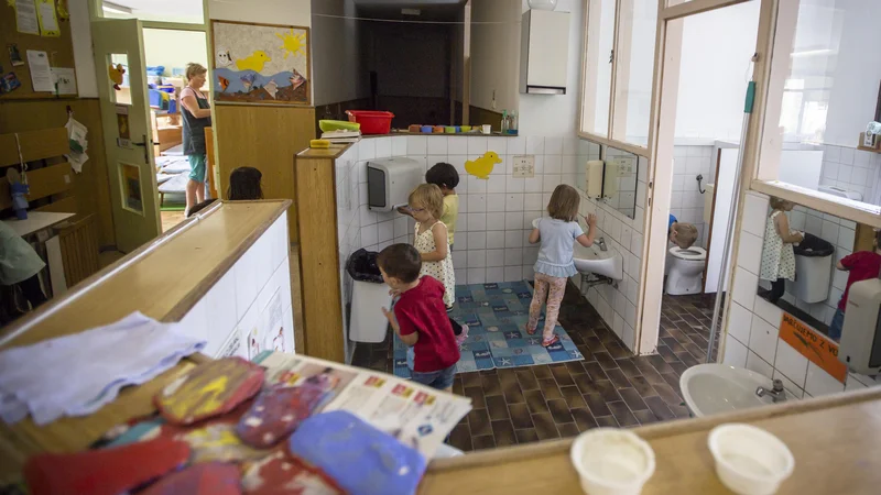 Fotografija: Vrtci bodo morda kmalu brezplačni za nekatre otroke v večjih družinah. FOTO: Voranc Vogel/Delo