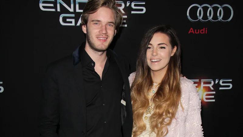 Fotografija: Felix oziroma PewDiePie in njegova srčna izbranka Marzia v Los Angelesu oktobra leta 2013. FOTO: Shutterstock