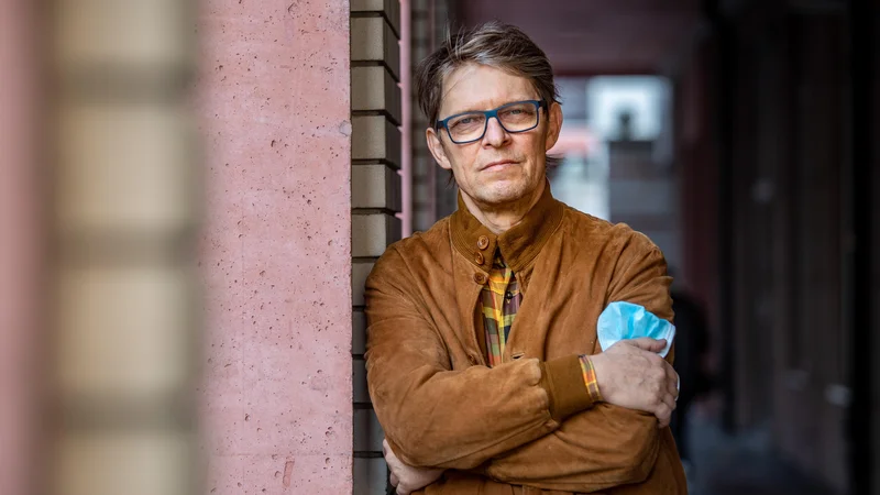 Fotografija: Izr. prof. dr. Igor Pribac, filozof: Slovenija drsi iz liberalnodemokratične ureditve v iliberalno. FOTO: Voranc Vogel/Delo