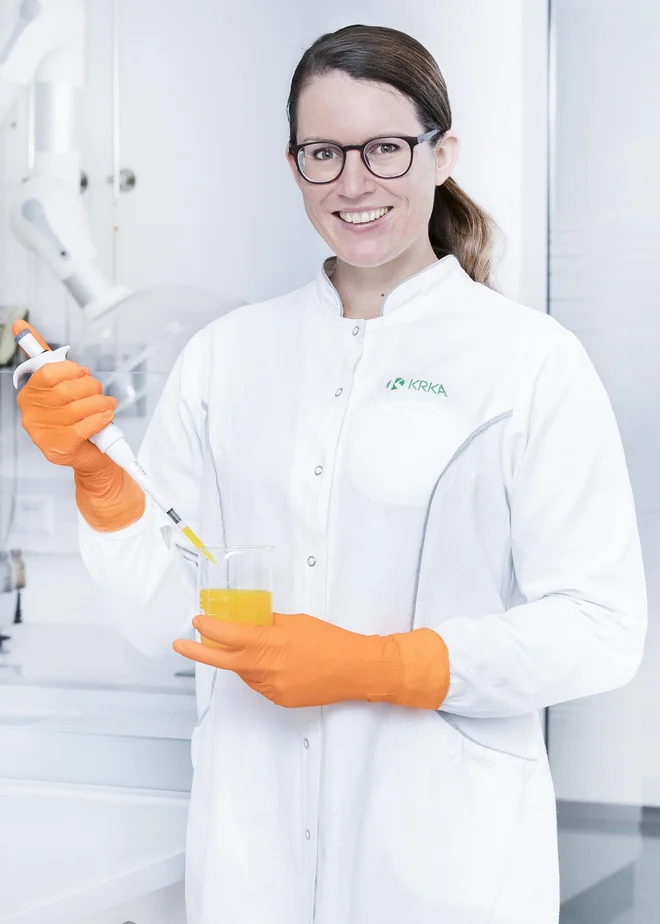 Dr. Janja Mirtič deluje v farmaciji – stroki, kjer je zastopanost žensk precej močna, tako doma kot v tujini. FOTO: arhiv Krke