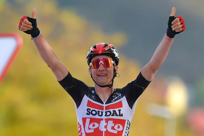 Tim Wellens je bil v šprintu trojice ubežnikov najhitrejši. FOTO: Ander Gillenea/AFP