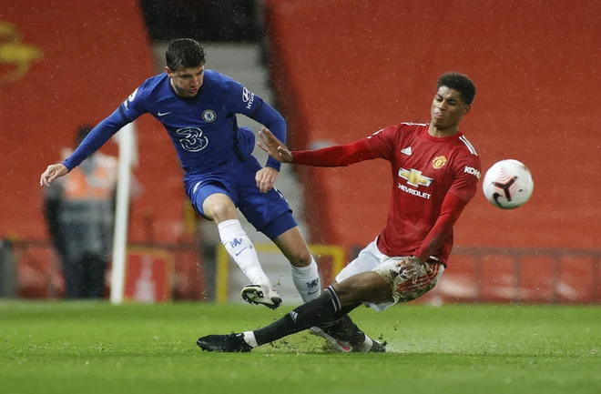 Manchester United in Chelsea sta razočarala na derbiju. FOTO: Phil Noble/Reuters
