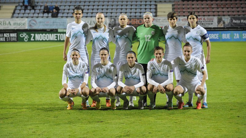 Fotografija: Ženska nogometna reprezentanca Slovenije je ostala brez torkovega obračuna v Estoniji. FOTO: Drago Perko