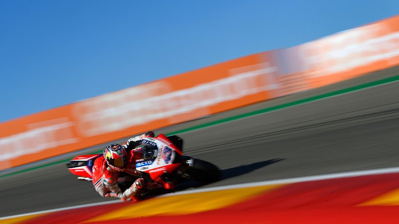 Fotografija: Italijan Franco Morbidelli (Yamaha SRT) je bil zmagovalec motociklistične dirke za VN Teruela v španskem Alcañizu v elitnem razredu motoGP. Za Morbidellija je bila to že zmaga druga v sezoni, dobil je že dirko v Misanu. FOTO: Pierre-philippe Marcou/Afp