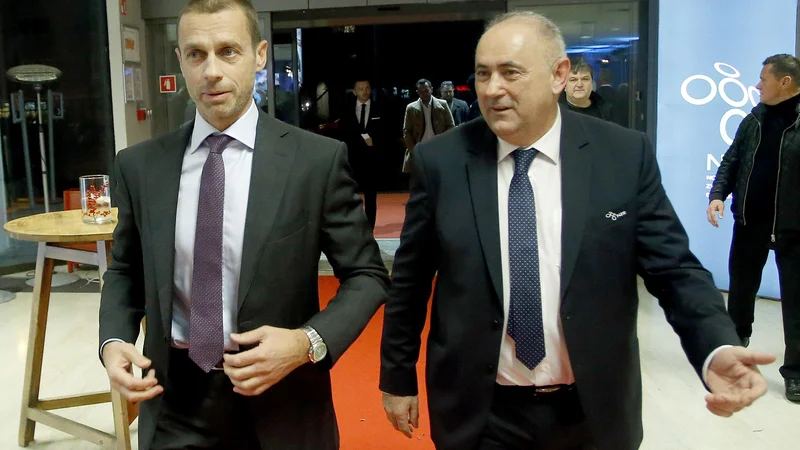 Fotografija: Predsednik Uefe Aleksander Čeferin je med prvimi čestital Radenku Mijatoviću za nov mandat. FOTO: Roman Šipić